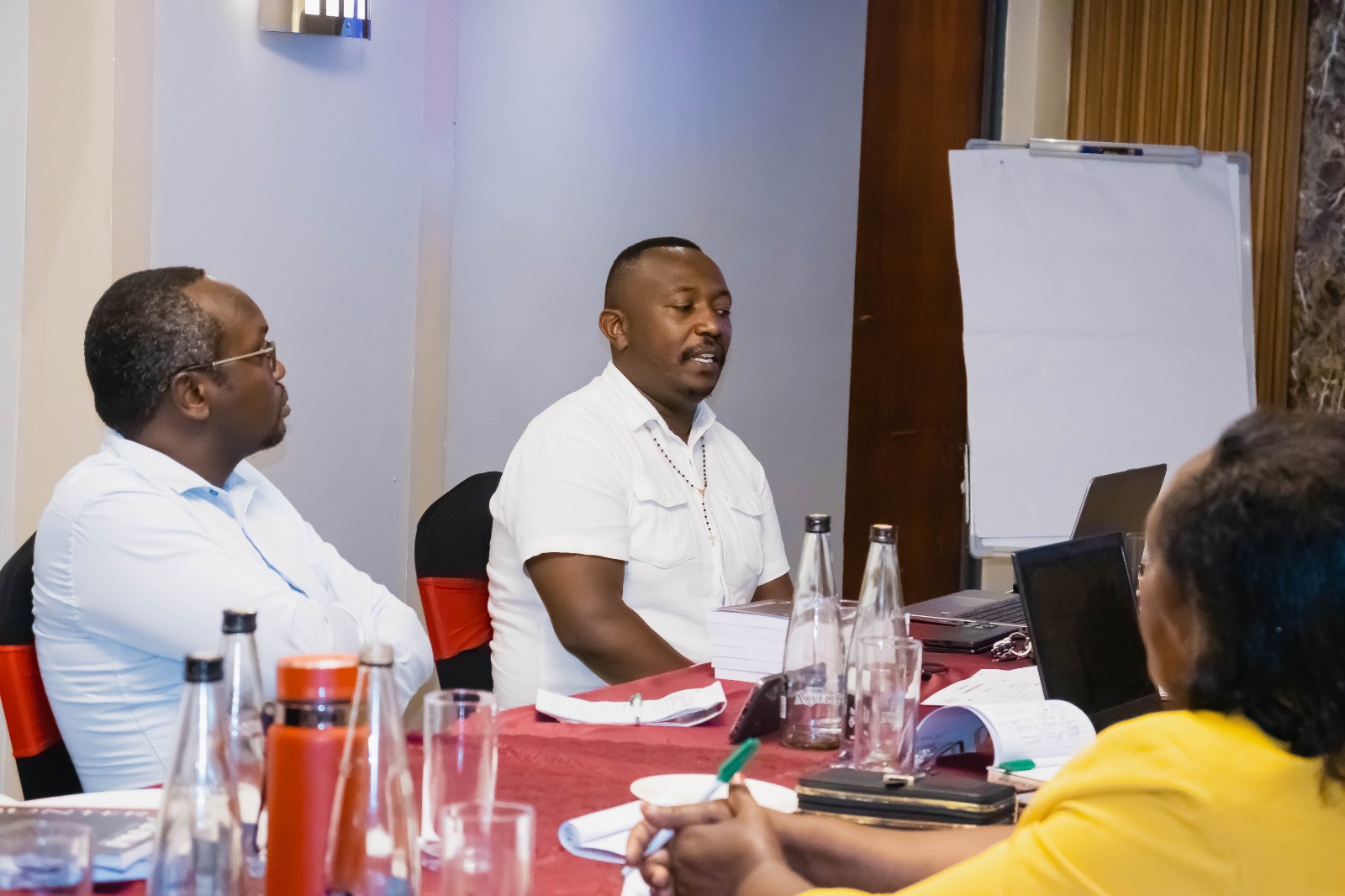 Fanya Mambo Kinuthia facilitating professional mediator training